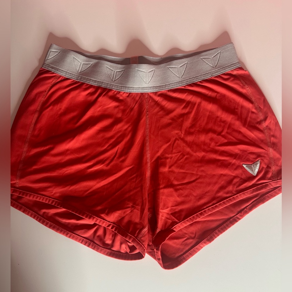 Women’s korsa 4” red shorts